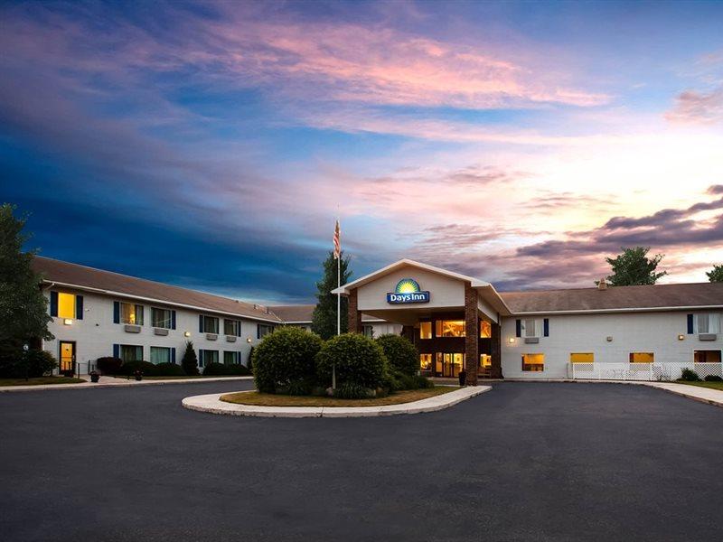 Days Inn By Wyndham Cadillac Buitenkant foto