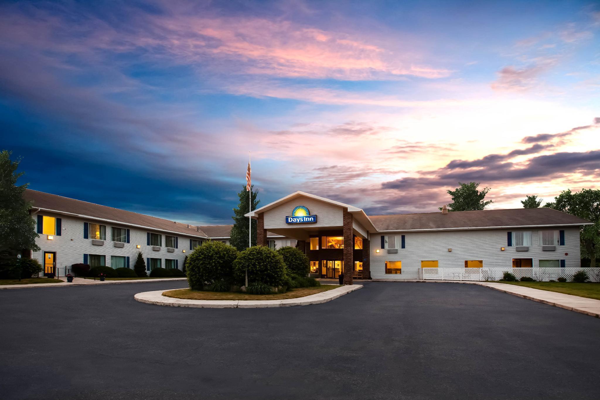 Days Inn By Wyndham Cadillac Buitenkant foto