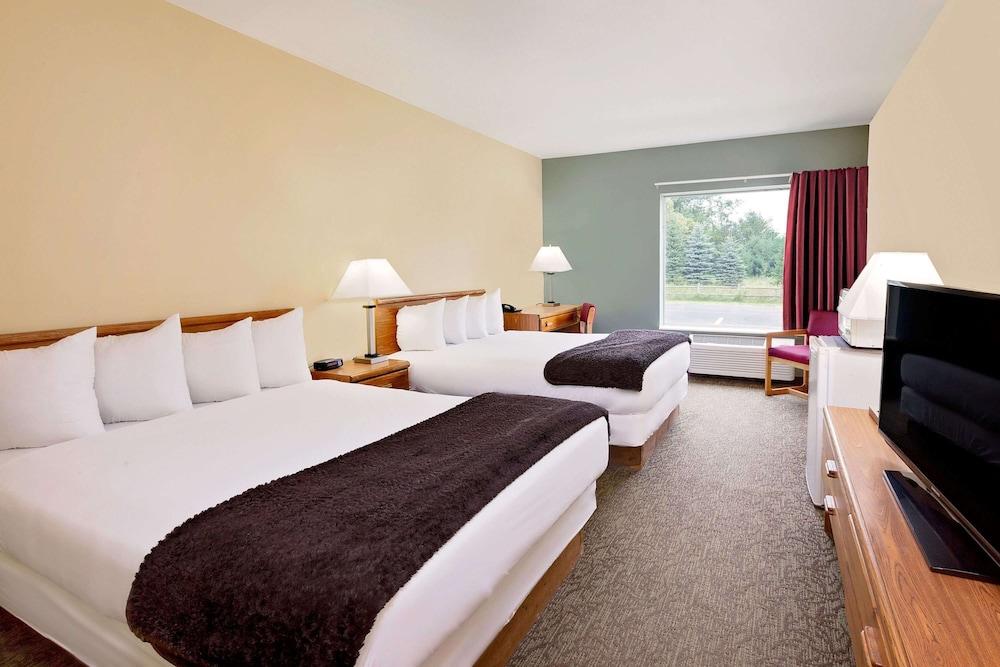 Days Inn By Wyndham Cadillac Buitenkant foto