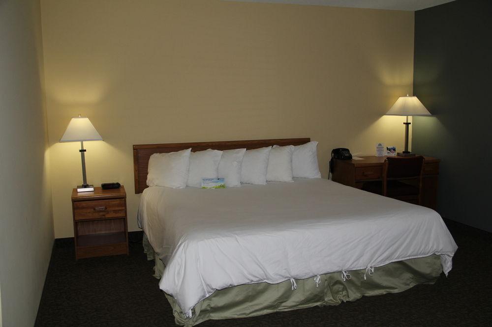 Days Inn By Wyndham Cadillac Buitenkant foto