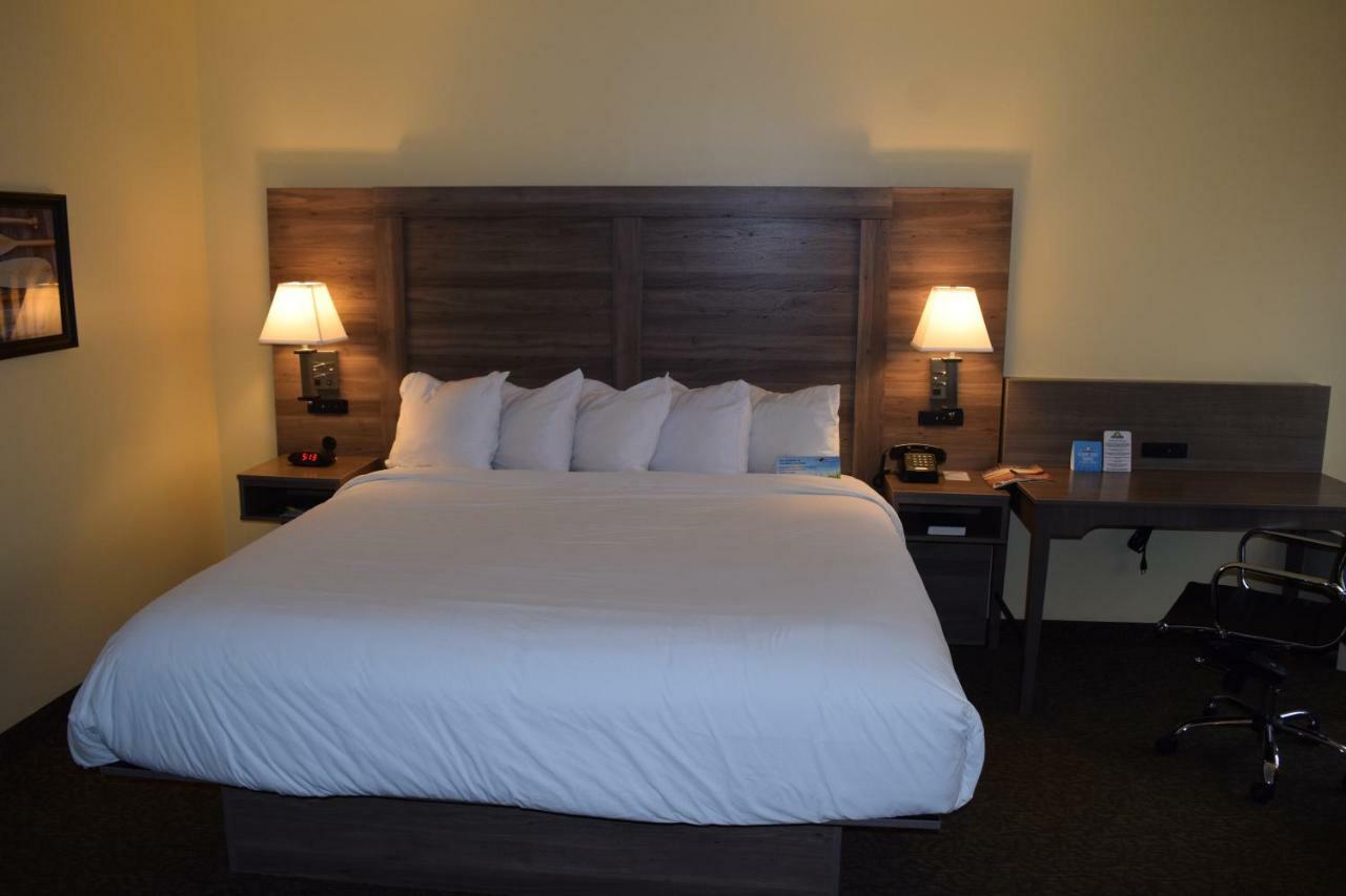 Days Inn By Wyndham Cadillac Buitenkant foto