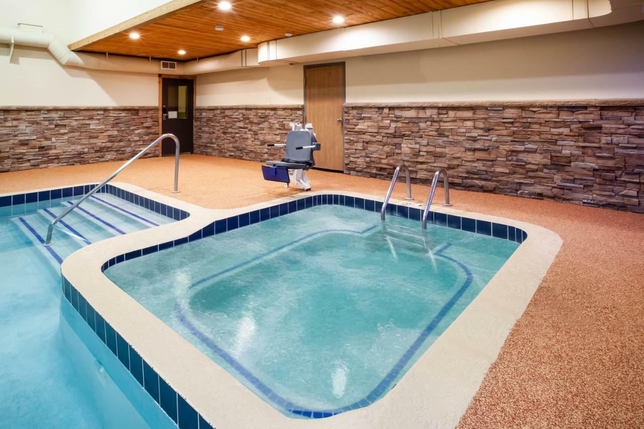 Days Inn By Wyndham Cadillac Buitenkant foto